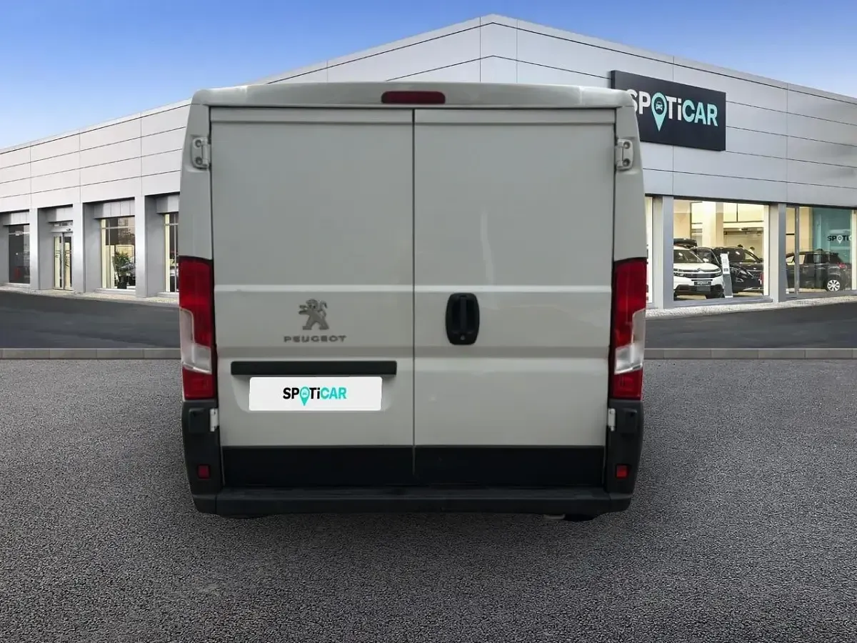 Usado Peugeot Boxer 110 CV (80 kW) 2018 Blanco Van