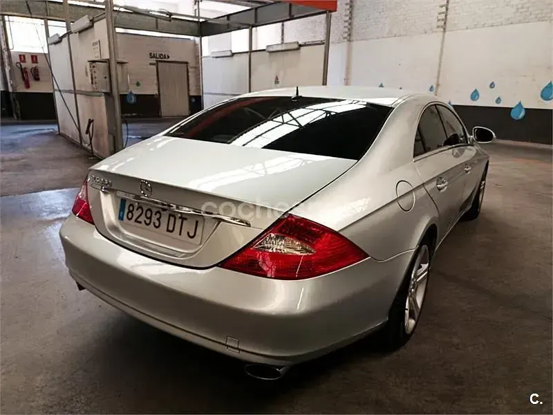 Usado Mercedes CLS350 272 CV (200 kW) 2005 Gris / plata Coupe