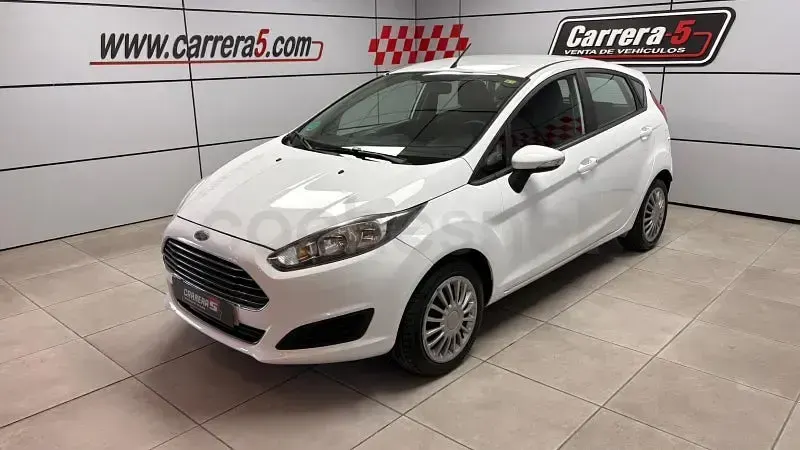 Usado Ford Fiesta Trend 60 CV (44 kW) 2014 Blanco Utilitario