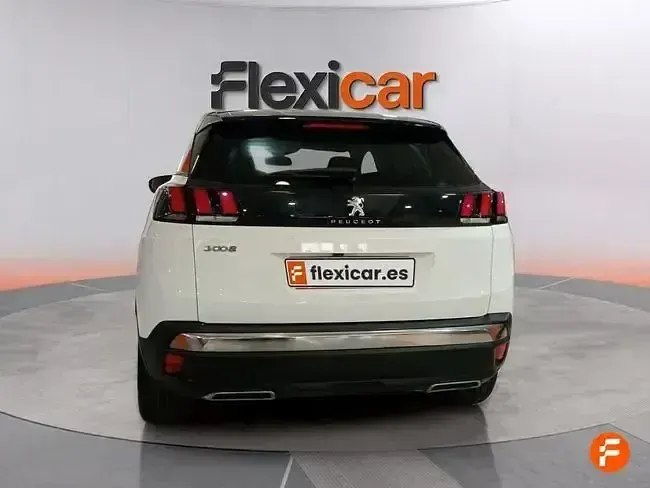 Usado Peugeot 3008 Allure 130 CV (95 kW) 2019 Blanco SUV