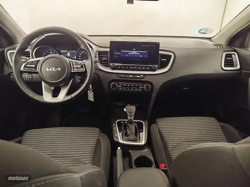Usado Kia Ceed 100 CV (73 kW) 2025 Blanco Utilitario