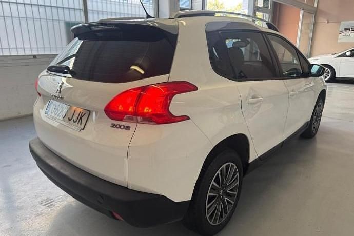 Usado Peugeot 2008 Active 82 CV (60 kW) 2015 Blanco SUV
