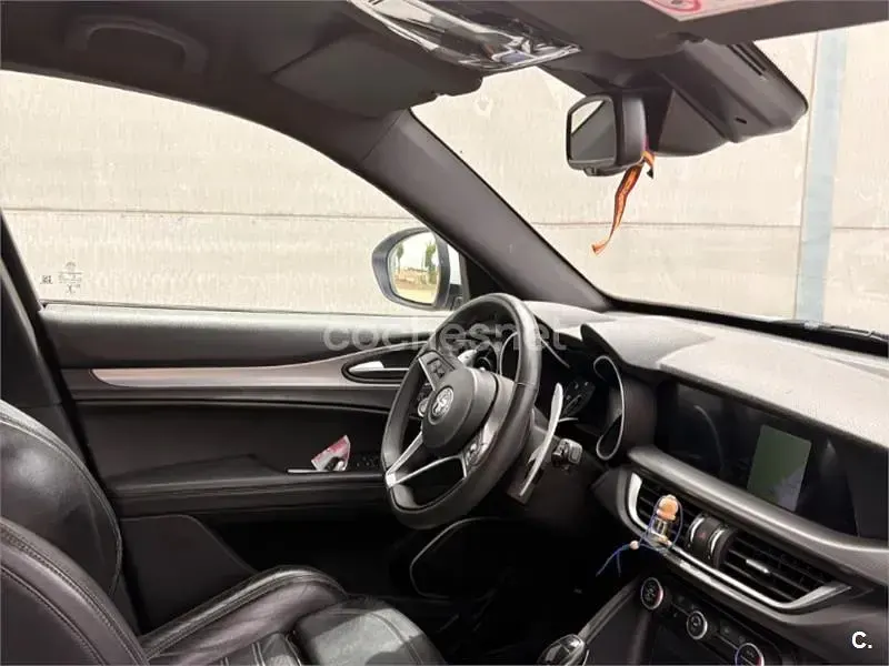 Usado Alfa Romeo Stelvio Ti 210 CV (154 kW) 2019 Blanco SUV