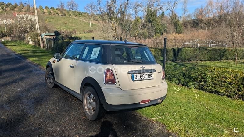 Usado Mini ONE 90 CV (66 kW) 2007 Beige Utilitario