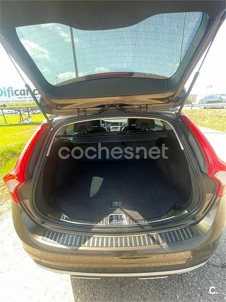 Usado Volvo V60 CC 150 CV (110 kW) 2017 Beige Familiar