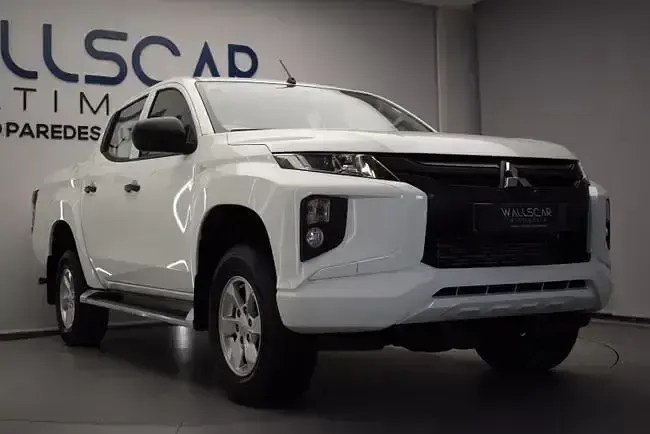 Usado Mitsubishi L200 150 CV (110 kW) 2022 Blanco Pickup/Camioneta