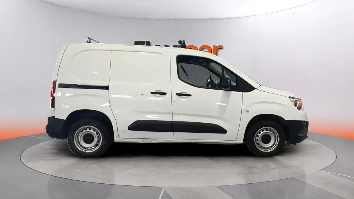 Usado Opel Combo Edition 102 CV (75 kW) 2022 Blanco Monovolumen