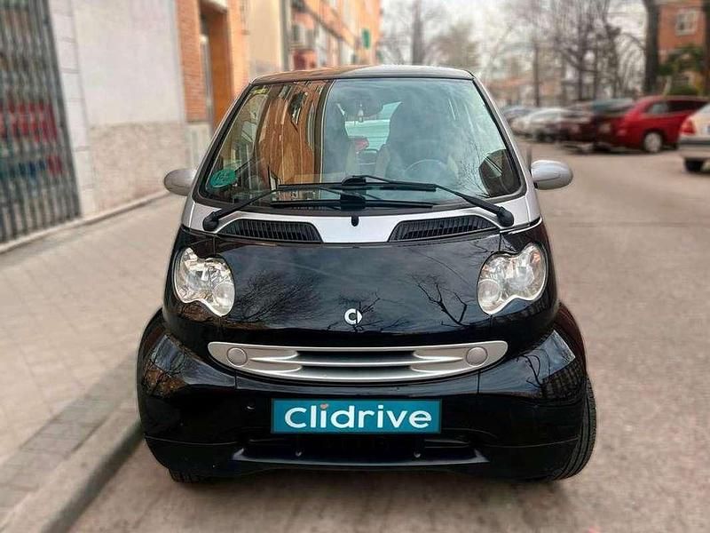 Usado Smart ForTwo Coupé Pure 61 CV (44 kW) 2007 Negro Coupe