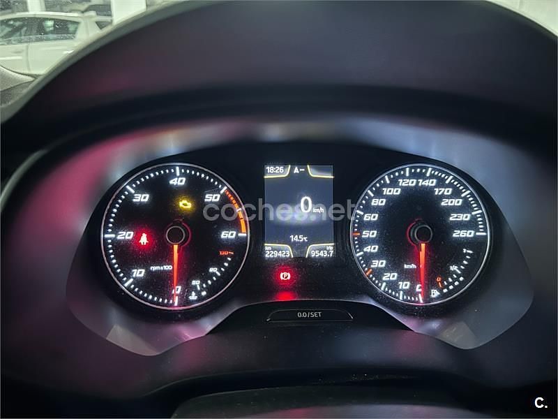 Usado Seat Leon ST Style 105 CV (77 kW) 2013 Gris / plata Familiar