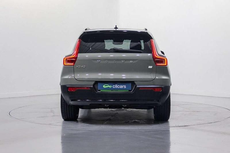 Usado Volvo XC40 Plus 180 kW (245 CV) 2023 Verde SUV