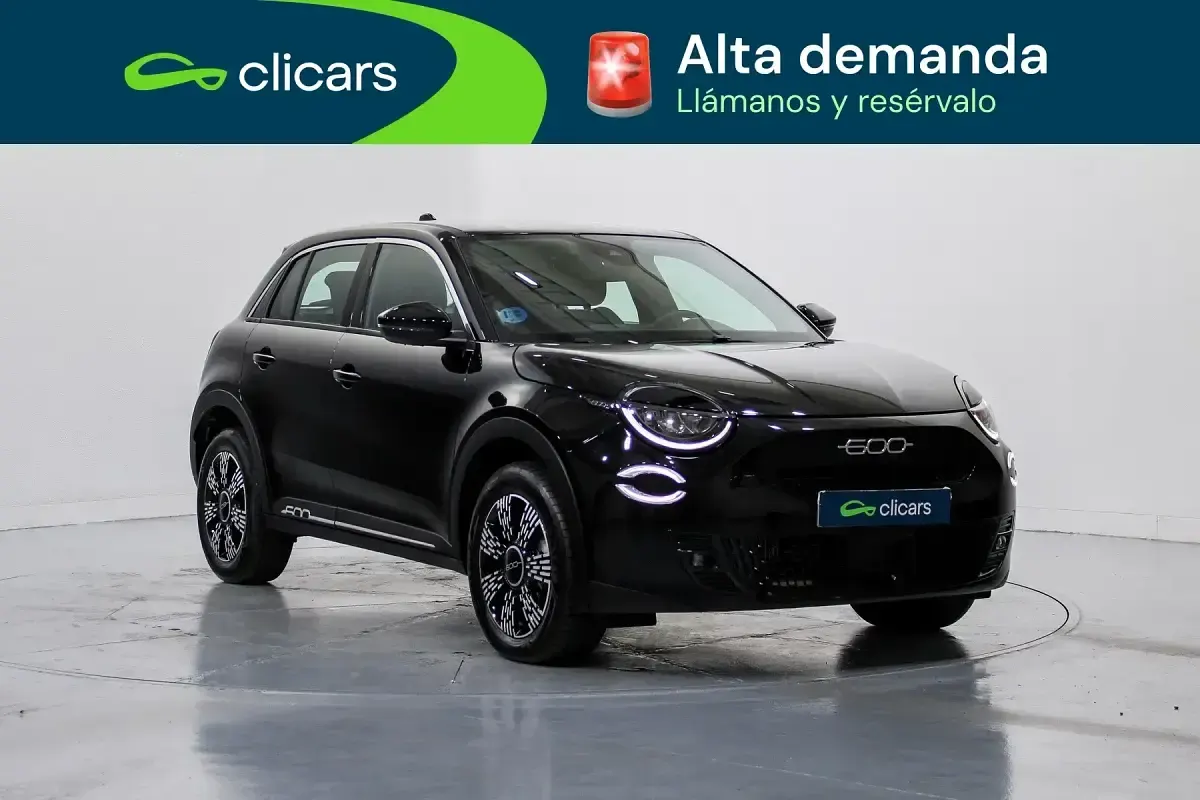Usado Fiat 600 101 CV (74 kW) 2025 Negro SUV
