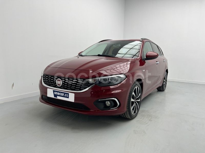 Rojo Usado 2017 Fiat Tipo Lounge Familiar | 11.590 € (Precio justo) - Imagen 1/4