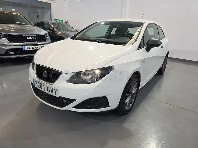 Usado Seat Ibiza SC Reference 80 CV (58 kW) 2010 Blanco Utilitario