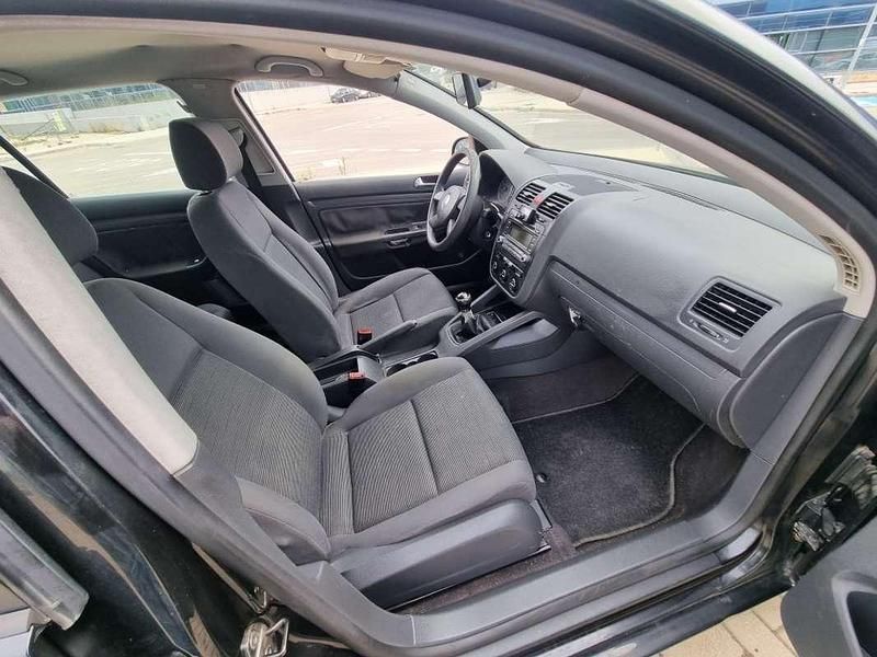 Usado VW Golf IV Sportline 116 CV (85 kW) 2005 Negro Utilitario