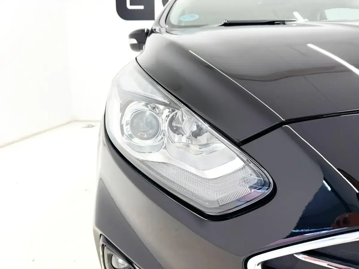 Usado Ford S-MAX Titanium 150 CV (110 kW) 2022 Monovolumen
