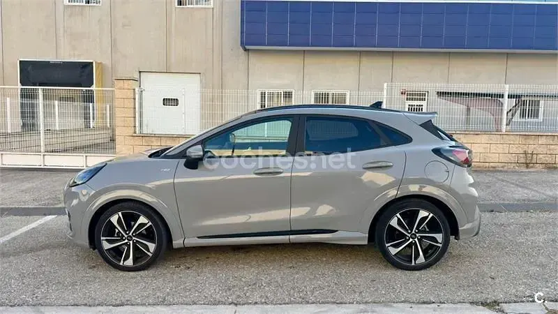 Usado Ford Puma ST-Line 155 CV (114 kW) 2023 Gris / plata SUV