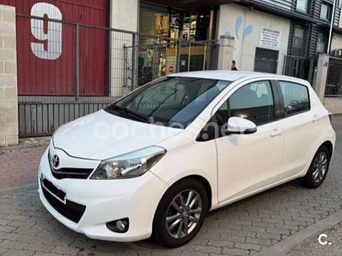 Usado Toyota Yaris Active 90 CV (66 kW) 2014 Blanco Utilitario
