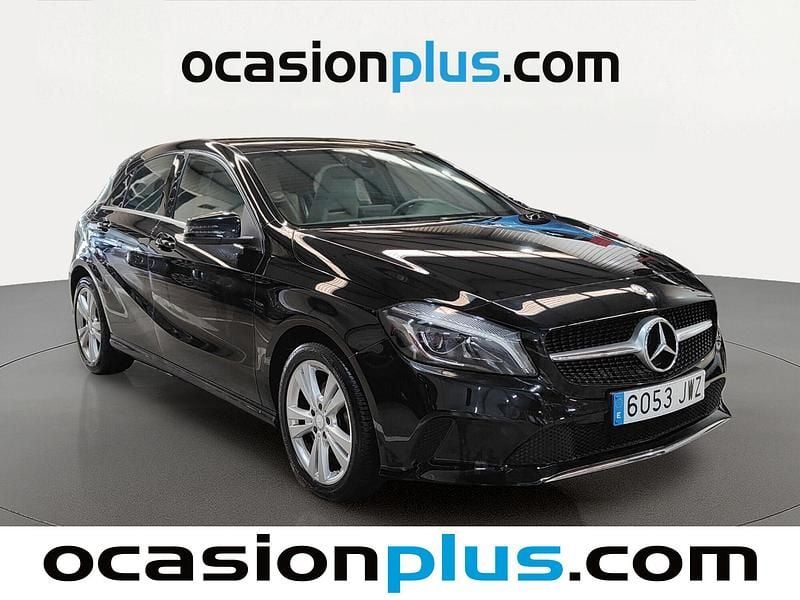 Usado Mercedes A180 Style 122 CV (89 kW) 2017 Negro