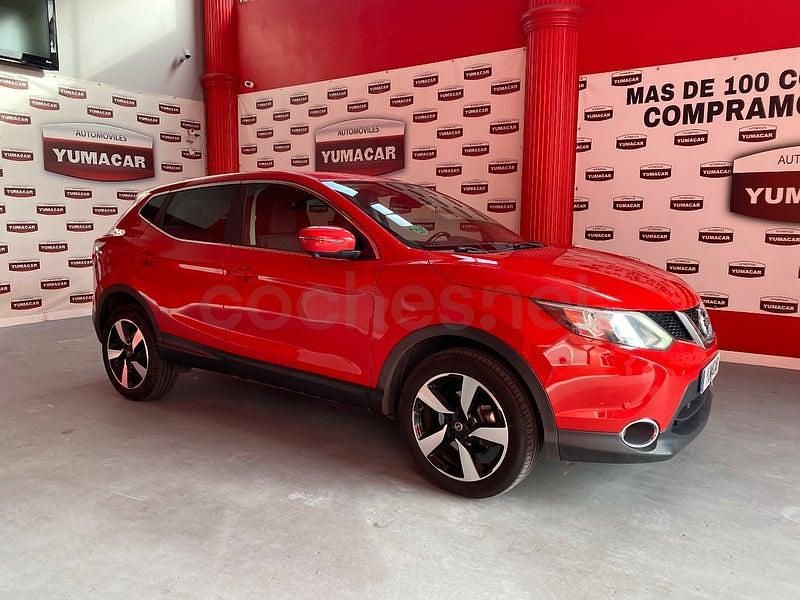 Usado Nissan Qashqai N-Connecta 115 CV (84 kW) 2016 Rojo SUV