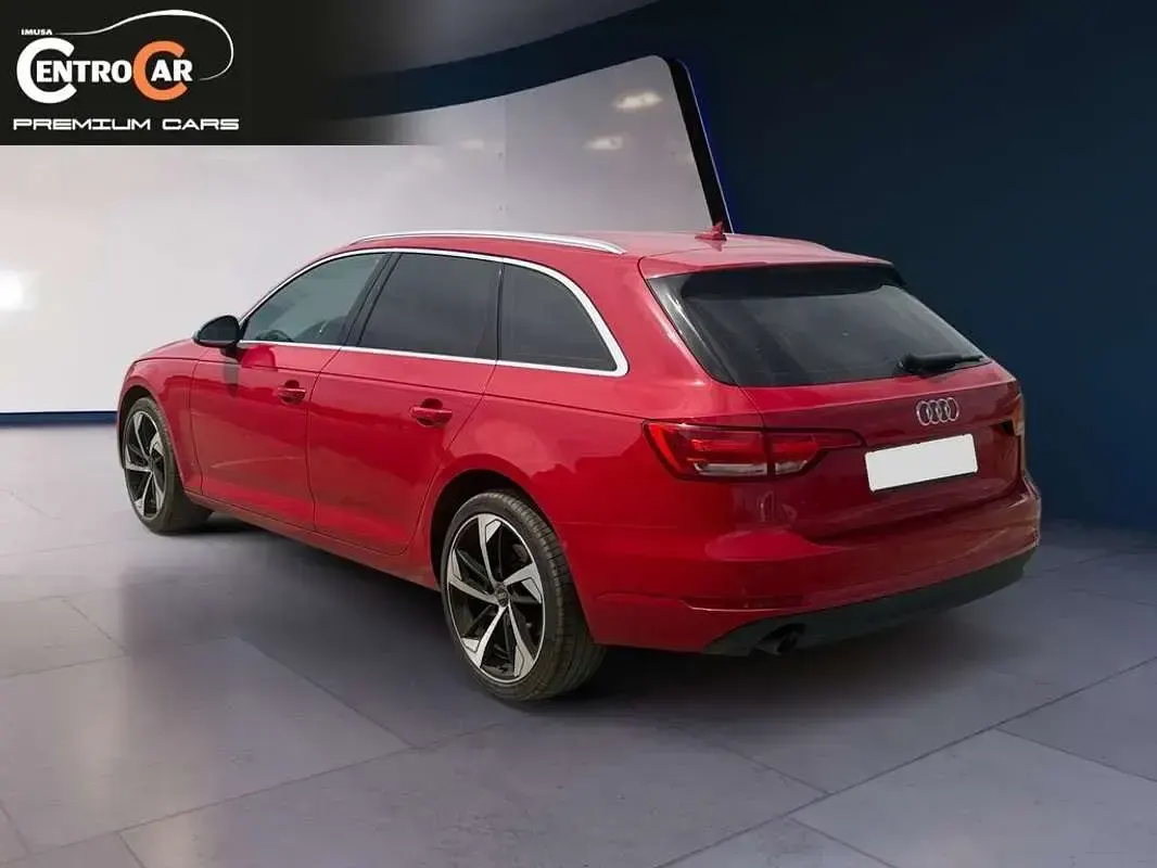 Usado Audi A4 150 CV (110 kW) 2017 Rojo Familiar