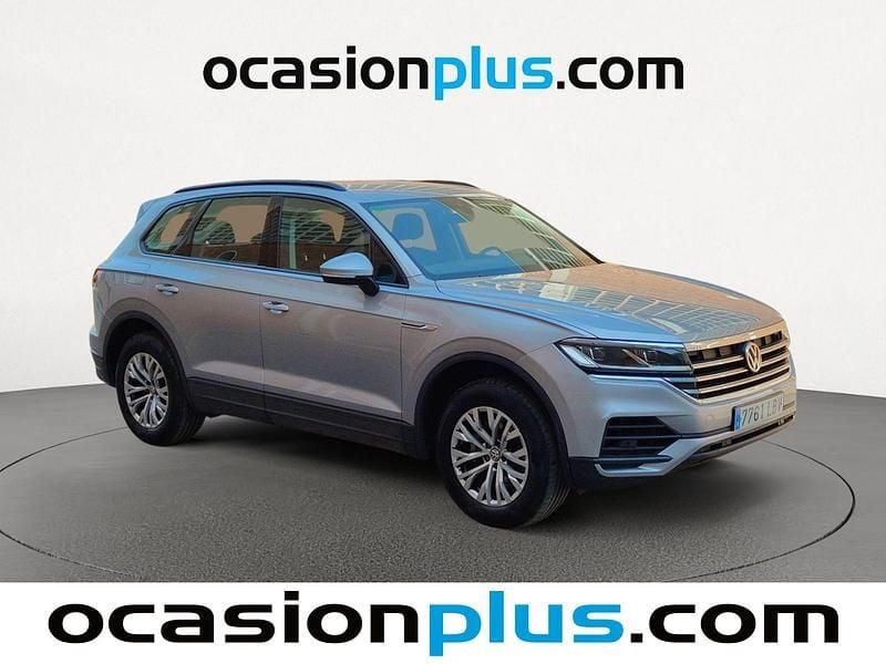 Usado VW Touareg Pure 231 CV (169 kW) 2019 Gris plata SUV