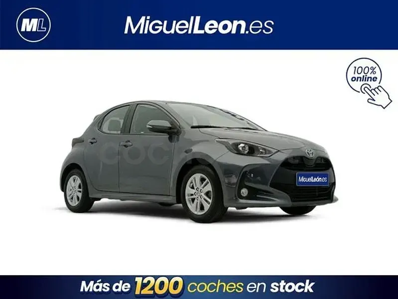 Usado Toyota Yaris Hybrid Active 116 CV (85 kW) 2025 Gris Berlina