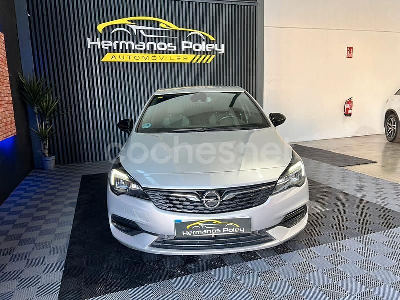 Usado Opel Astra Design & Tech 105 CV (77 kW) 2021 Gris / plata Berlina