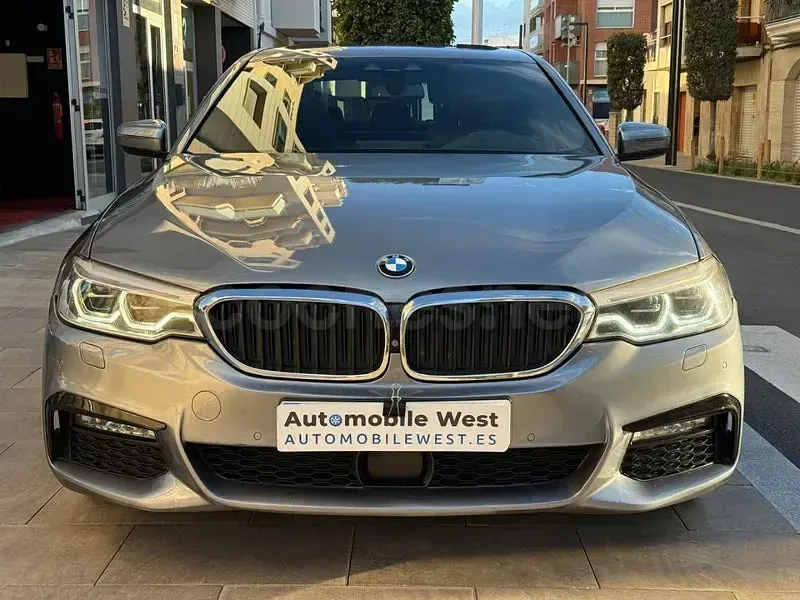 Usado BMW 530 Comfort Edition 252 CV (185 kW) 2017 Gris / plata Berlina