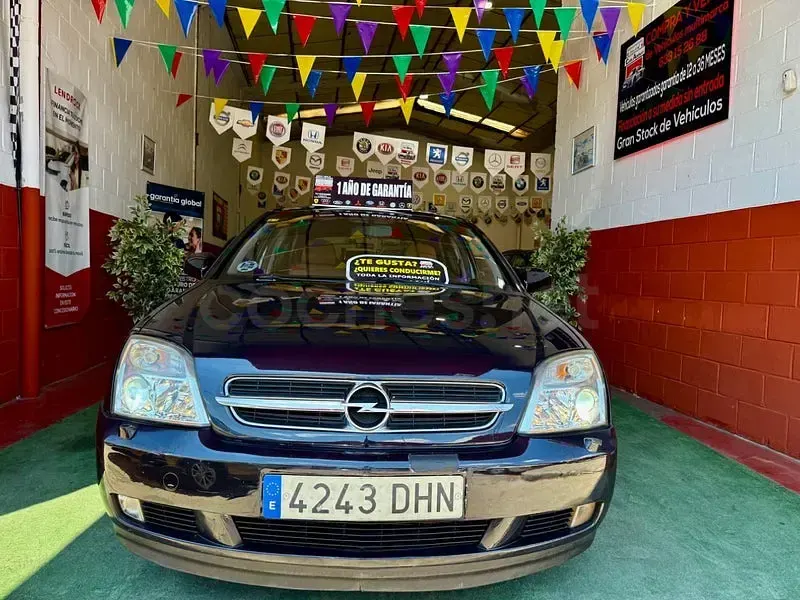 Usado Opel Vectra Sport 150 CV (110 kW) 2006 Negro Berlina