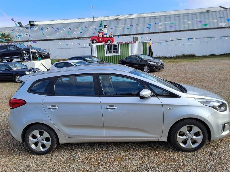 Usado Kia Carens 136 CV (100 kW) 2013 Plata Monovolumen