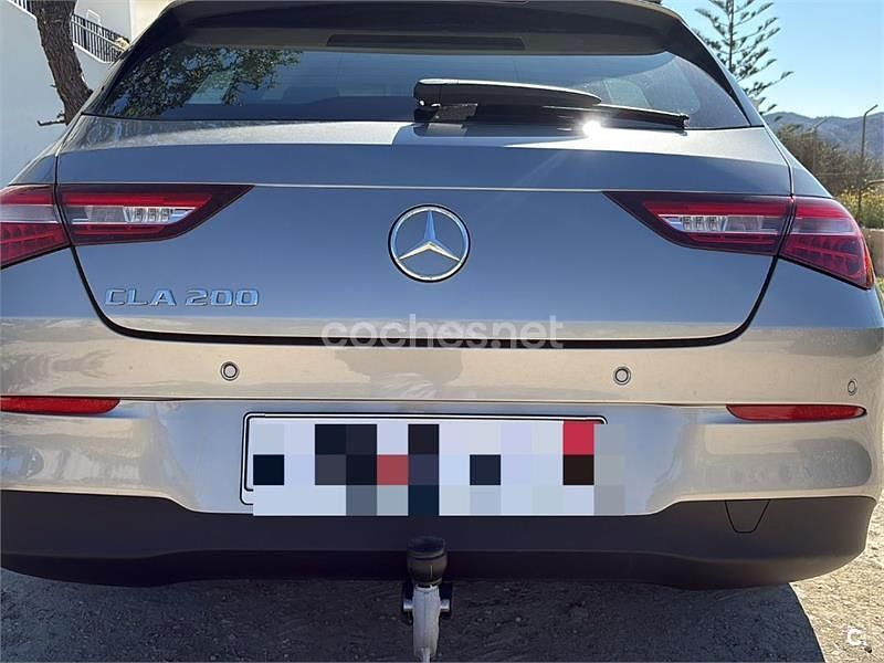Usado Mercedes CLA200 Shooting Brake 156 CV (114 kW) 2019 Gris / plata Familiar