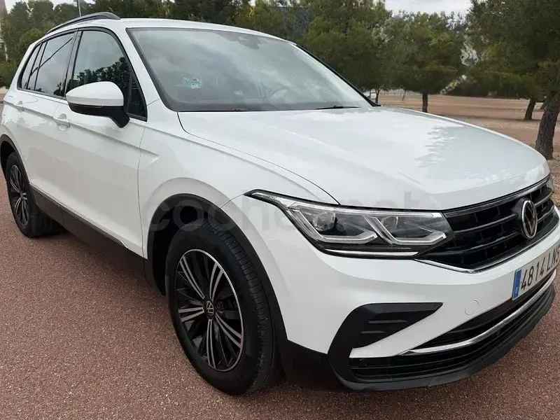 Usado VW Tiguan Life 150 CV (110 kW) 2021 Blanco SUV