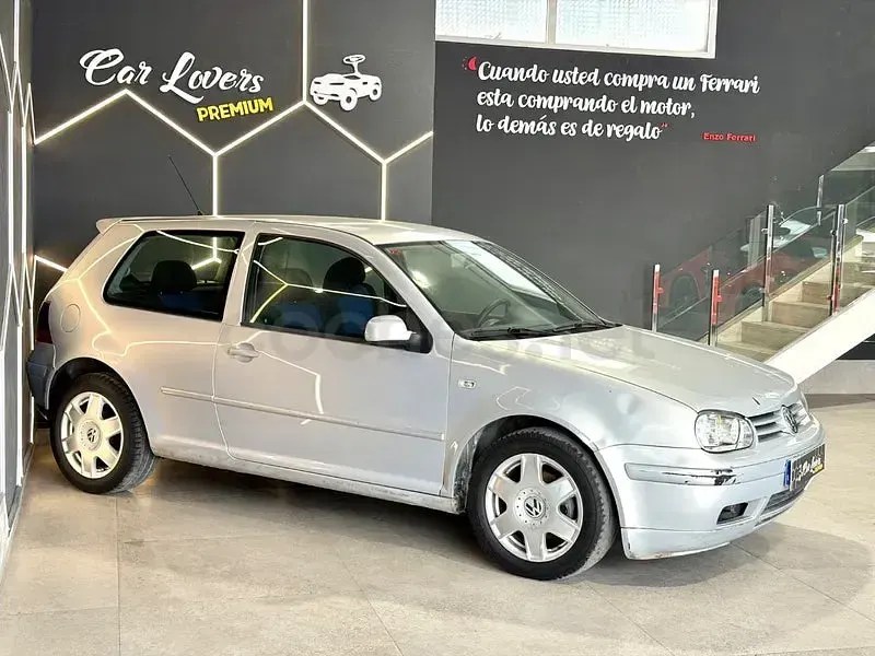 Usado VW Golf IV 110 CV (80 kW) 2000 Gris / plata Berlina