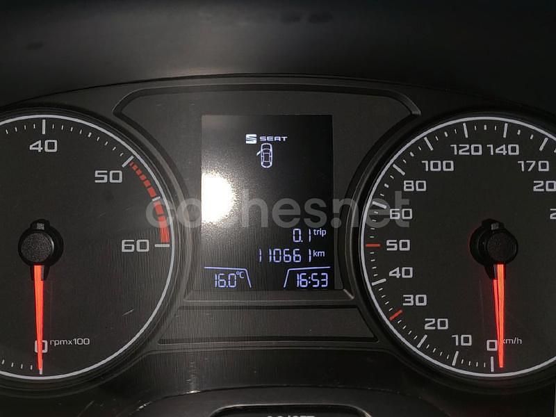 Usado Seat Leon Reference 115 CV (84 kW) 2017 Gris / plata Berlina