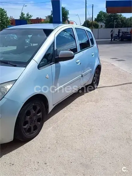 Usado Mitsubishi Colt Inform 75 CV (55 kW) 2005 Azul Utilitario