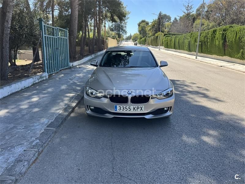 Usado BMW 318 143 HP (105 kW) 2014 Cinzento Sedan