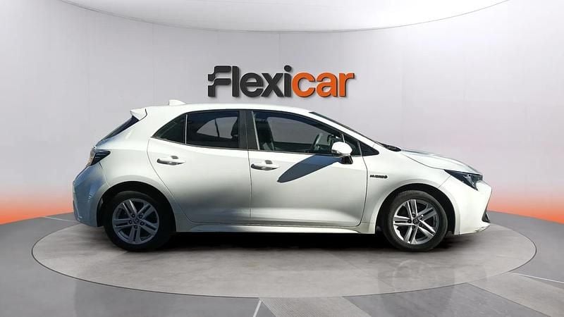Usado Toyota Corolla Active 122 CV (89 kW) 2020 Blanco Berlina