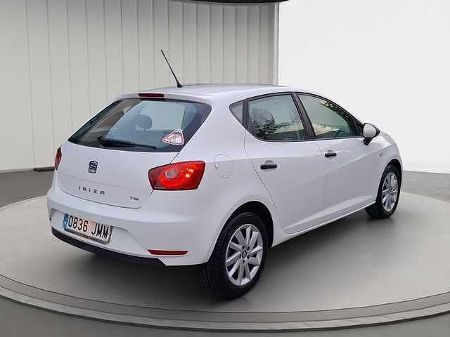 Usado Seat Ibiza Reference 90 CV (66 kW) 2016 Blanco Berlina