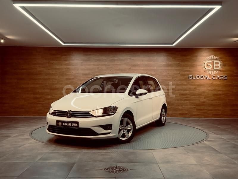 Usado VW Golf Sportsvan Advance 110 CV (80 kW) 2014 Blanco Monovolumen