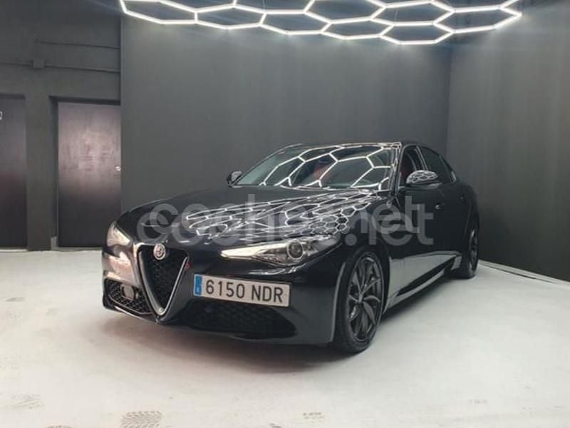 Negro Usado 2017 Alfa Romeo Giulia Berlina | 18.990 € (Un poco caro) - Imagen 1/4