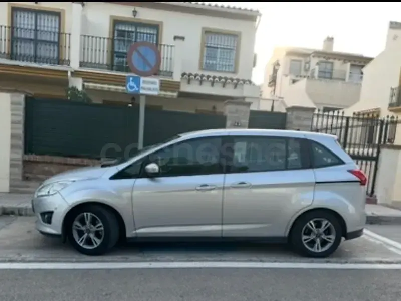 Usado Ford C-MAX Trend 125 CV (91 kW) 2014 Gris / plata Monovolumen