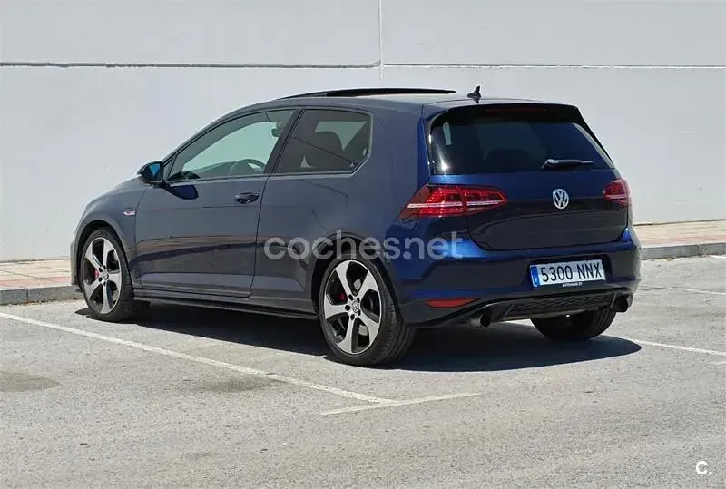 Usado VW Golf VII GTI 230 CV (169 kW) 2016 Azul Berlina