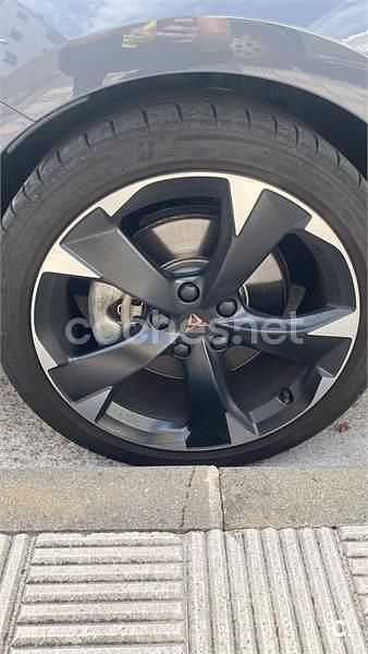 Usado Cupra Leon 190 CV (139 kW) 2024 Gris / plata Familiar