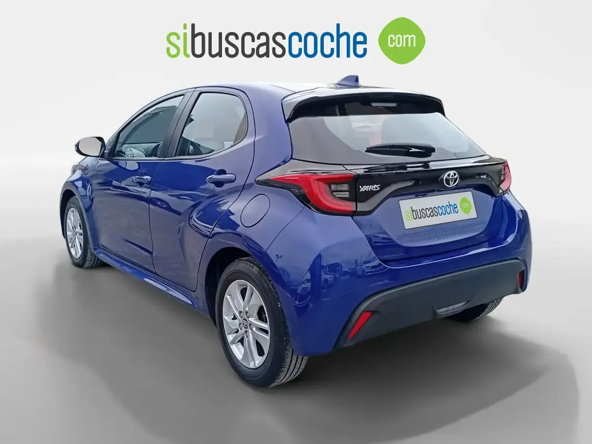 Usado Toyota Yaris Edition 125 CV (91 kW) 2021 Rojo Utilitario