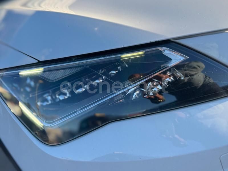 Usado Seat Leon 4Drive 184 CV (135 kW) 2016 Blanco Familiar