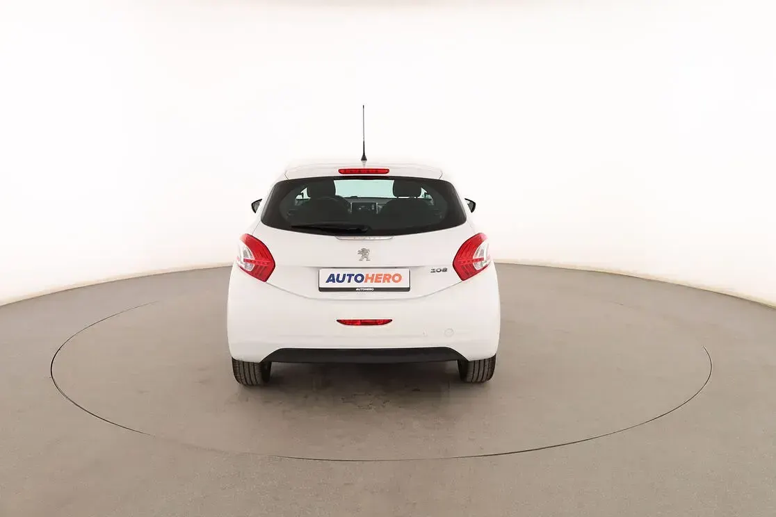 Usado Peugeot 208 Allure 82 CV (60 kW) 2014 Blanco Utilitario