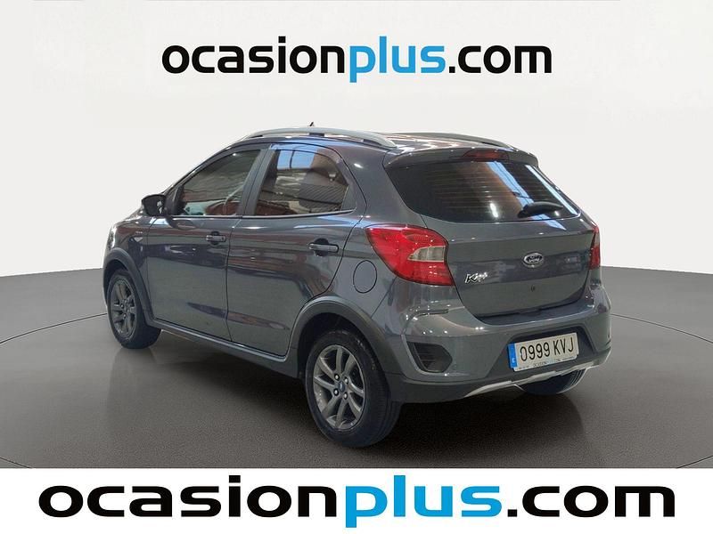 Usado Ford Ka Plus Active 85 CV (62 kW) 2019 Gris Utilitario