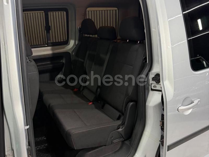 Usado VW Caddy Trendline 150 CV (110 kW) 2016 Gris / plata Monovolumen