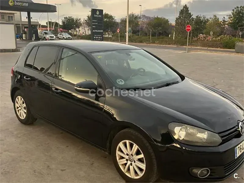 Usado VW Golf VII Advance 105 CV (77 kW) 2012 Negro Berlina