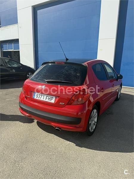 Rojo Usado 2006 Peugeot 207 Berlina | 5100 € (Precio justo) - Imagen 1/1